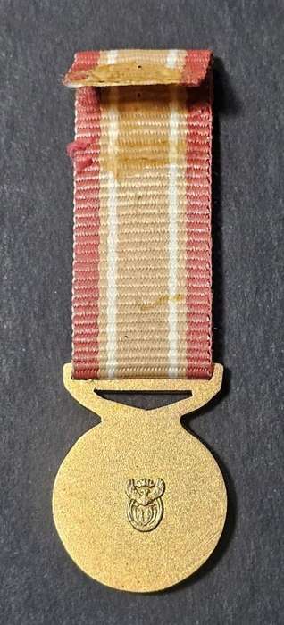 SADF/SANDF Intelligence Services Medal - Outstanding Leadership - Miniature