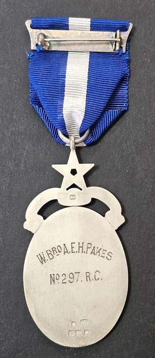 Sterling Silver Masonic Medal in Original Case ( 40 Grams )