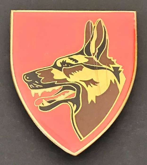 SADF - Dog Center Shoulder Flash
