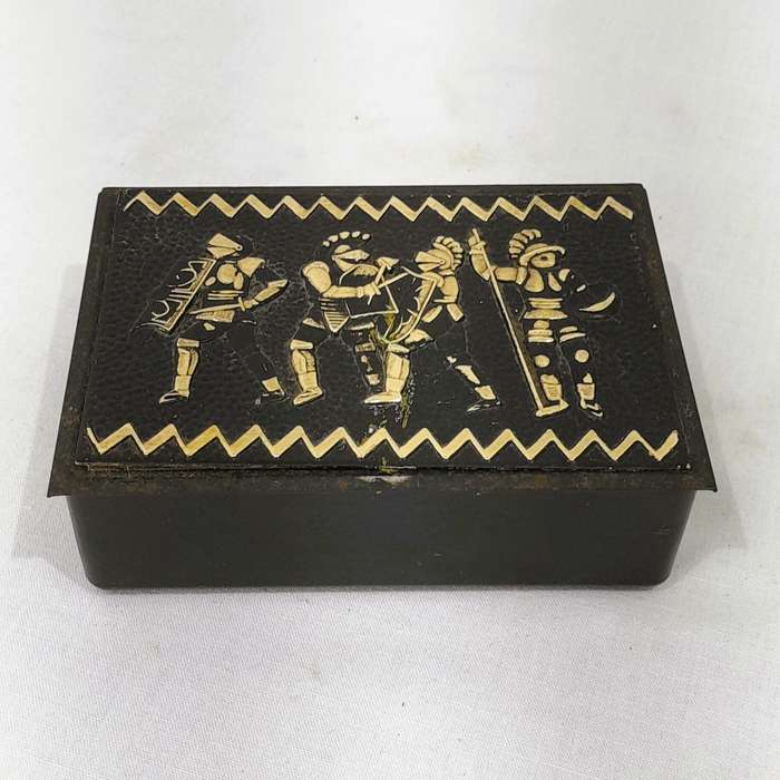 Vintage 60's Japanese cigarette box with golden Roman gladiators