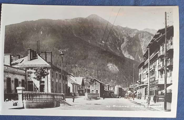 Vintage Real-Photo C.A.P. Paris postcard