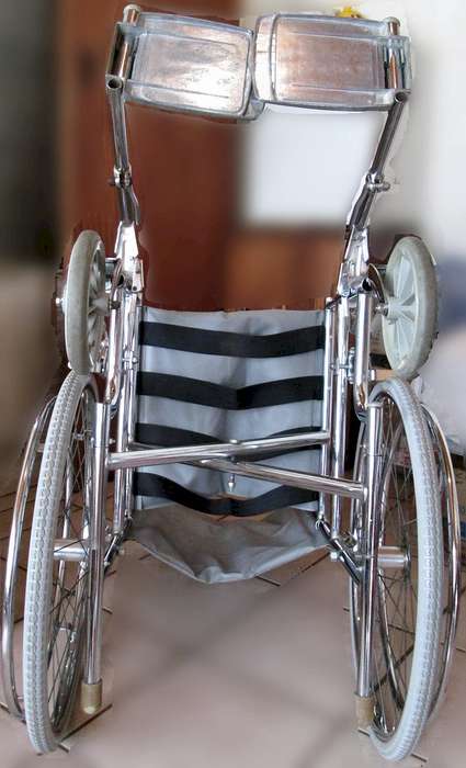 Wheelchairs - manual push - Clinical emergencies