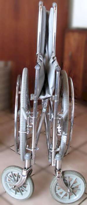 Wheelchairs - manual push - Clinical emergencies