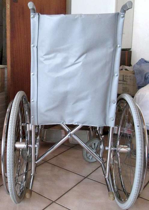 Wheelchairs - manual push - Clinical emergencies