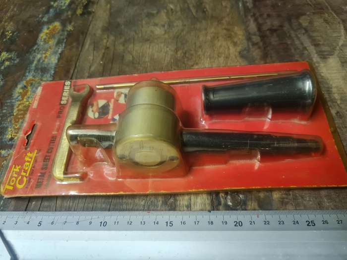 TORK CRAFT METAL SHEET CUTTER