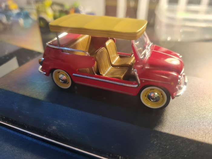 1/43 scale IXO Fiat 600 Jolly