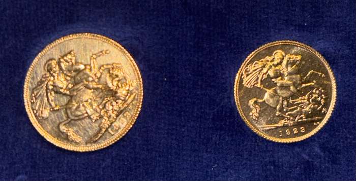 THE GOLD POUND GEORGE V 1923 COIN SET