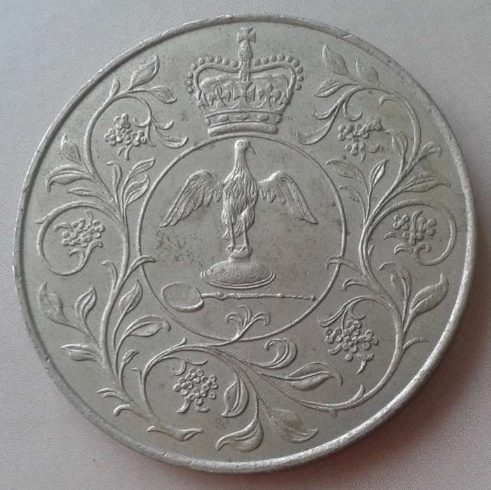 1977 Elizabeth silver jubilee nickel crown.