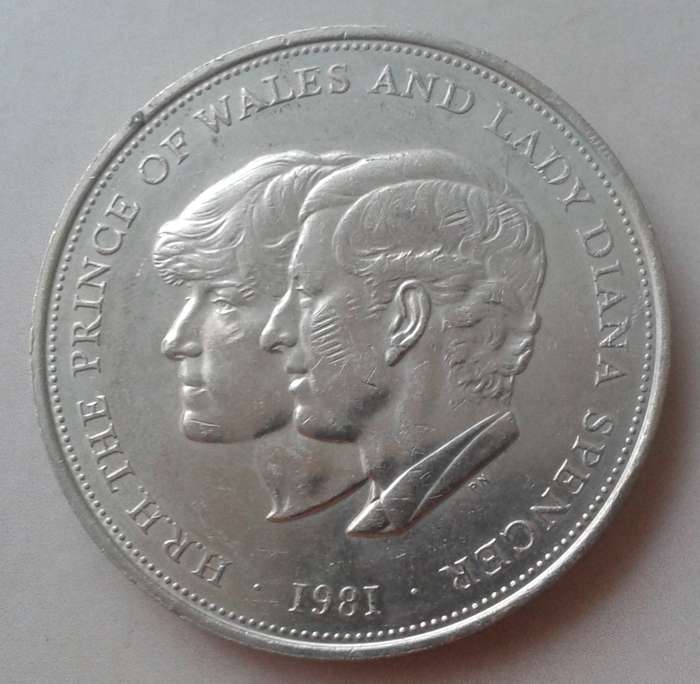 1981 Charles & Diana royal wedding british crown.