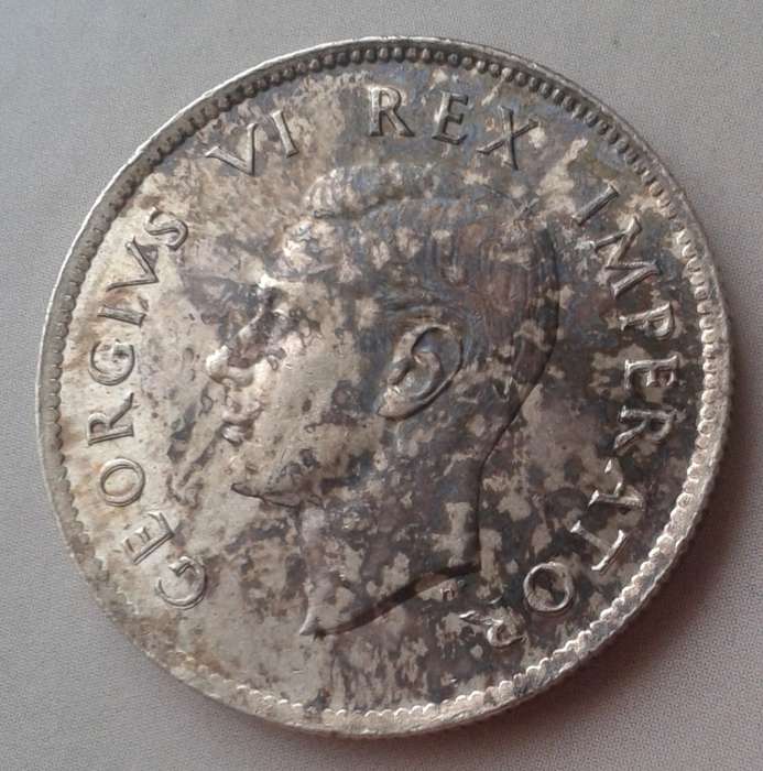 1940 Union silver 2 Shillings with uncirculated details