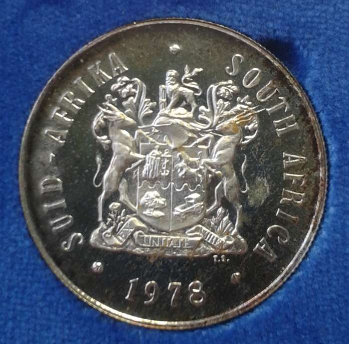 Nice 1978 Republic short proof set with silver R1 (mintage: 7000).