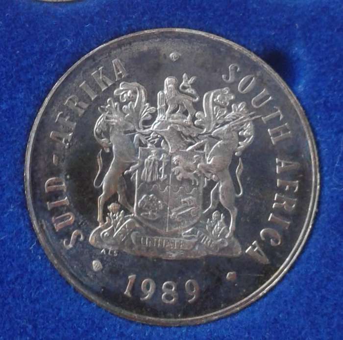 1989 Republic short proof set with double R1 (mintage: 9571)
