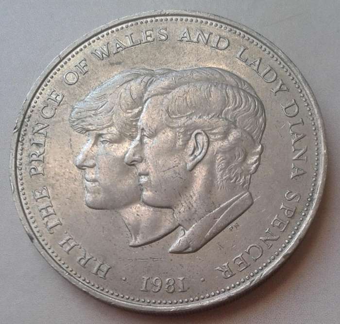 1981 Charles & Diana royal wedding crown