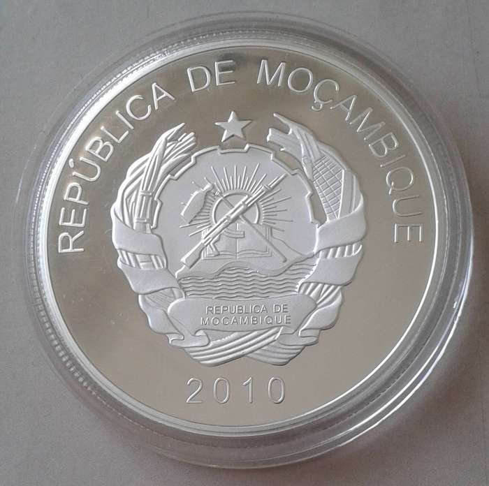 2010 Mozambique -Dynamic Tower- Arabia silver plated proof medal (Mega Towers) 50mm