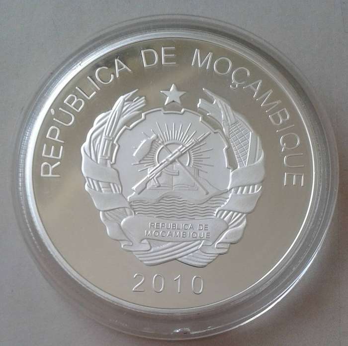 2010 Mozambique -Nakheel Tower- Arabia silver plated proof medal (Mega Towers) 50mm