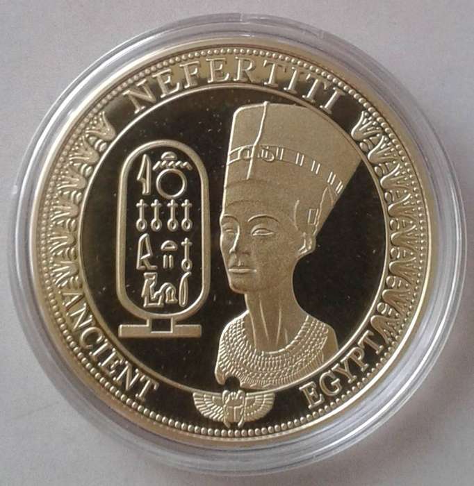 Egyptian Queen Nefertiti commemorative novelty coin-(40mm)