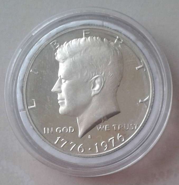 Encapsulated 1976 USA Kennedy bicentennial proof silver half dollar
