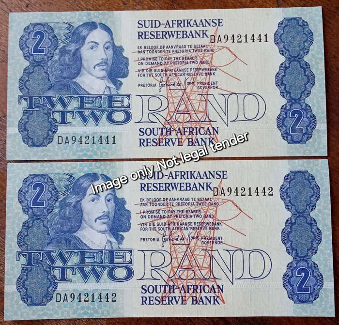 Set of x2 GPC de Kock 1980s R2 notes in sequence (AU+)