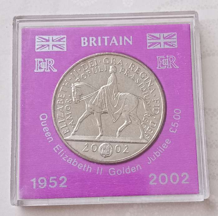2002 Queen Elizabeth Golden Jubilee 5 Pounds in case