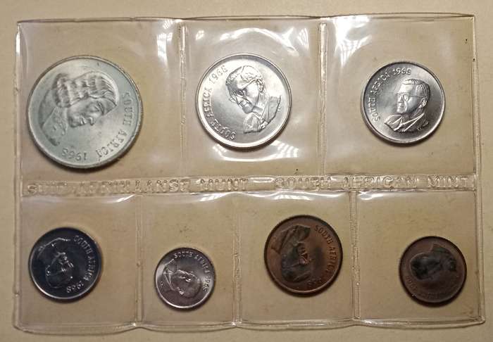 1968 English uncirculated Mint pack incl.silver R1 (mintage: 20000)