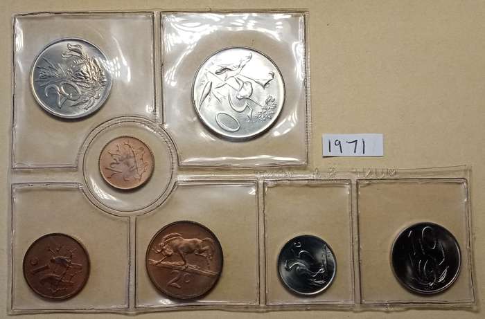 Partial 1971 uncirculated Mint set (50c-1/2c) with scarcer 1/2c.