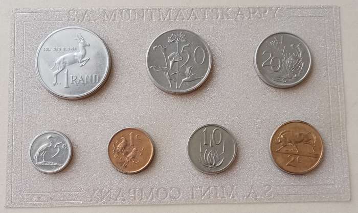 1989 Uncirculated Mint set with scarce 5c (R1-1c) mintage: 13150