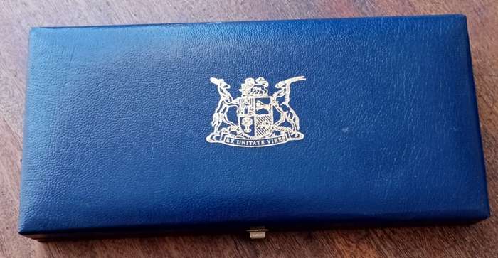 1988 Republic short proof set with double R1 (mintage: 7250)