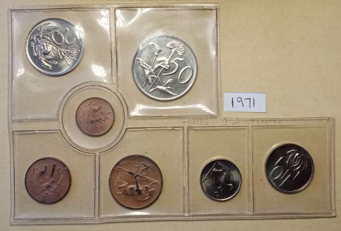 1971 Partial uncirculated Mint pack (50c-1/2c) with scarcer 1/2c