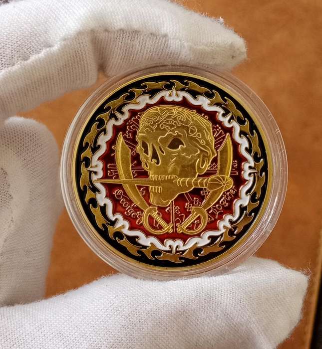 Pirate skull and cross swords commemorative novelty coin (40mm)