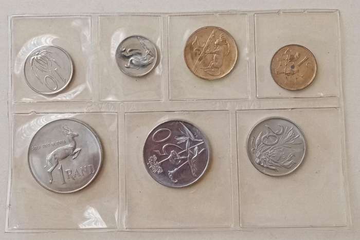 1984 Uncirculated Mint pack set (R1-1c) mintage: 13875