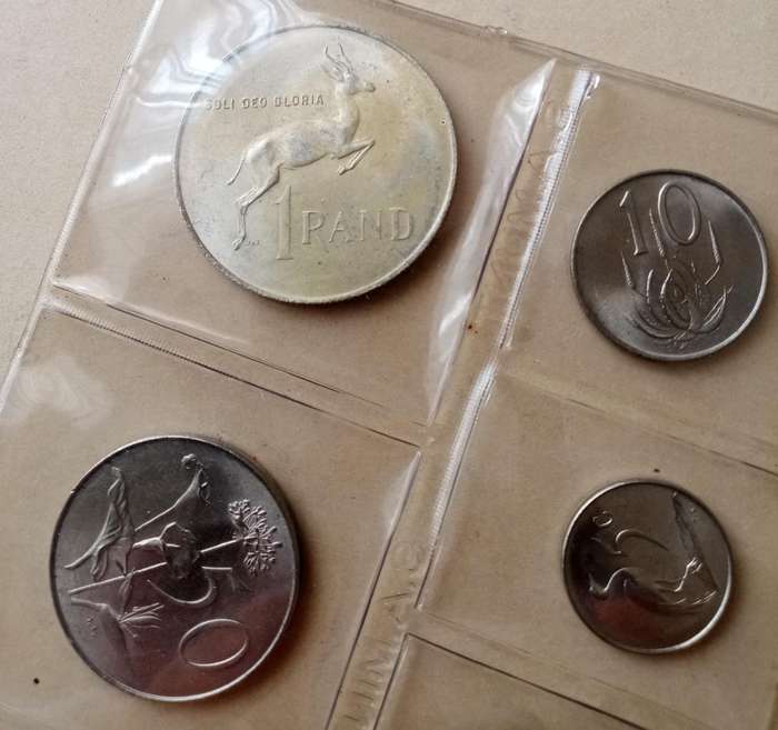 1967 Afrikaans uncirculated Mint pack set with silver R1 (mintage: 20000)