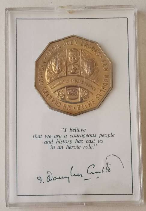 1975 Rhodesia 10th anniversary Independence gilded bronze medal in case