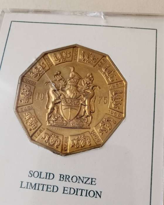 1975 Rhodesia 10th anniversary Independence gilded bronze medal in case
