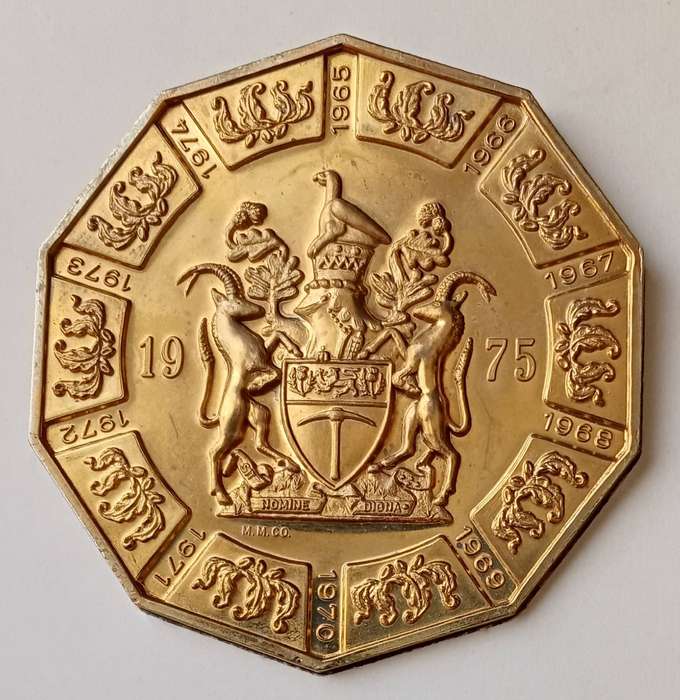 1975 Rhodesia 10th anniversary Independence gilded bronze medal in case