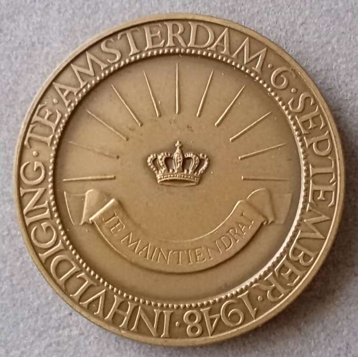 1948 Netherlands Queen Juliana bronze inauguration medal in box (50mm)