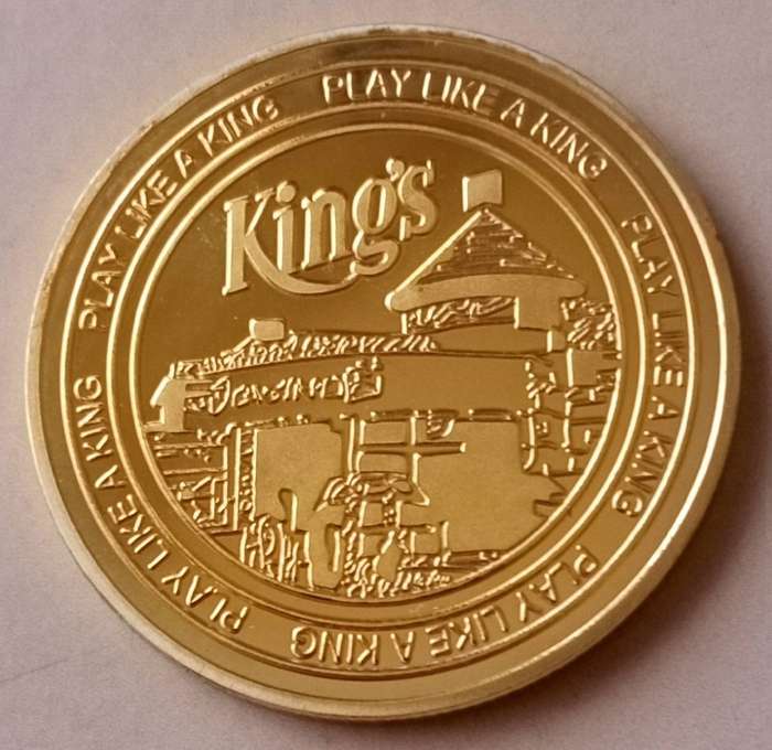 Kings lucky poker novelty coin- (40mm)