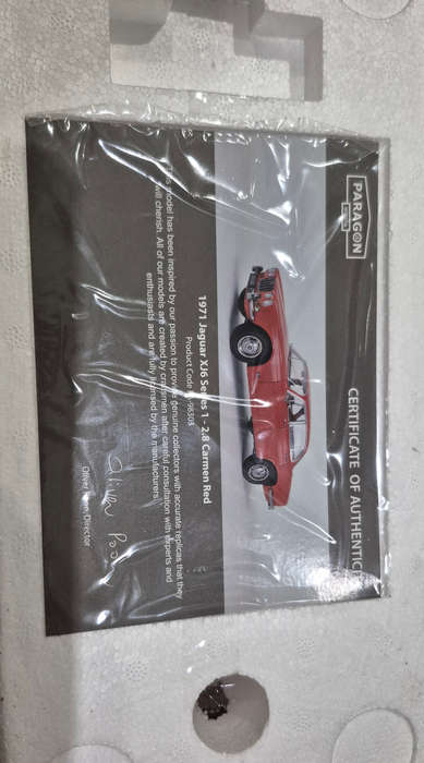 1:18 Jaguar XJ6