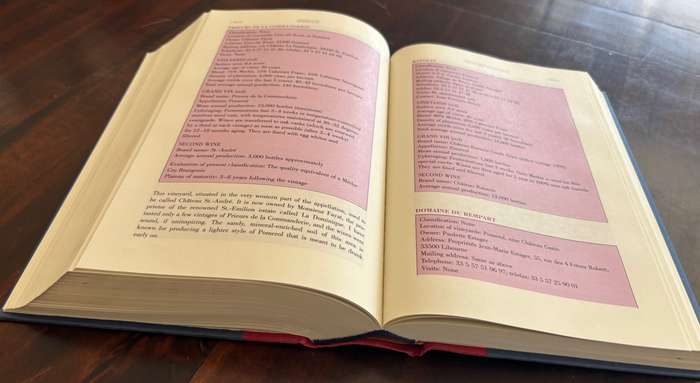 A comprehensive guide of the wines of Bordeaux by Robert Parker. A must for the wine enthusiast