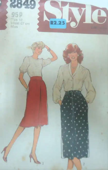 STYLE 2849 SKIRTS SIZE 12 WAIST 67 CM COMPLETE   SEWING PATTERN