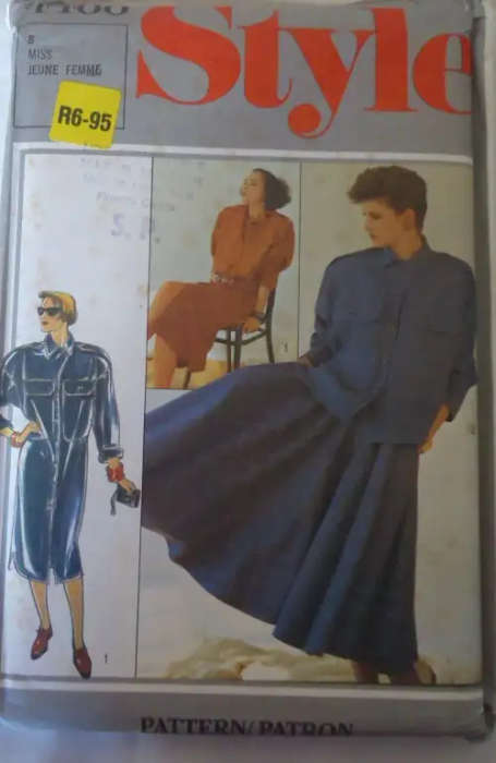 STYLE 4488 DRESS -SHIRT-BACK BUTTONED SKIRT SIZE 8 -COMPLETE-UNCUT-F/FOLDED SEWING PATTERN