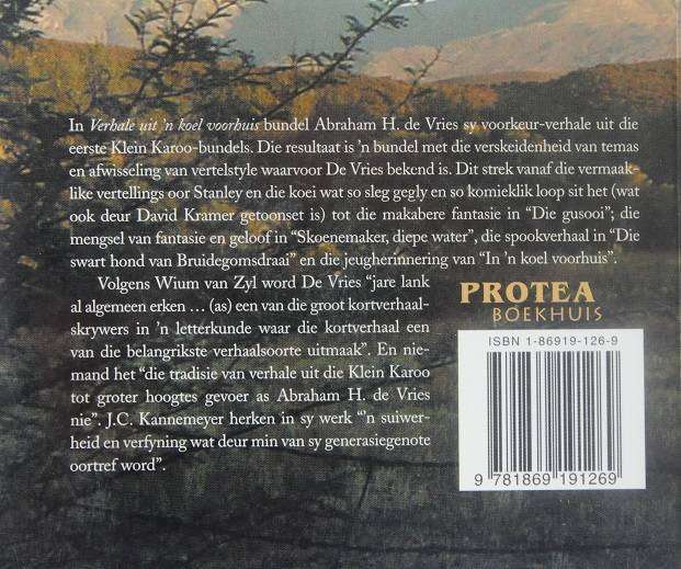 Verhale uit 'n koel voorhuis deur Abraham H. de Vries. Die Klein Karoo eerstelinge.