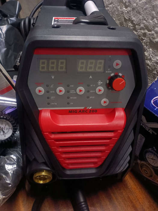 Pinnacle MIG/ARC/TIG 200A