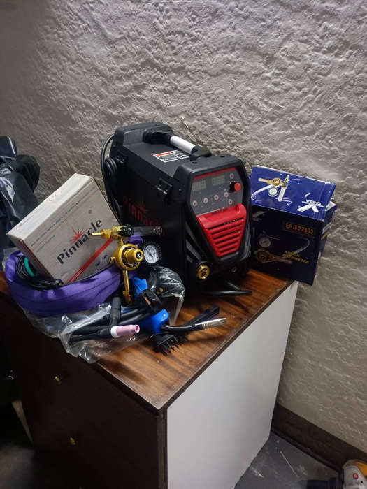Pinnacle MIG/ARC/TIG 200A
