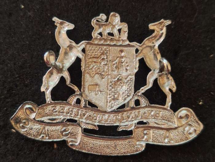 SA RAILWAYS CAP BADGE - LUGS INTACT