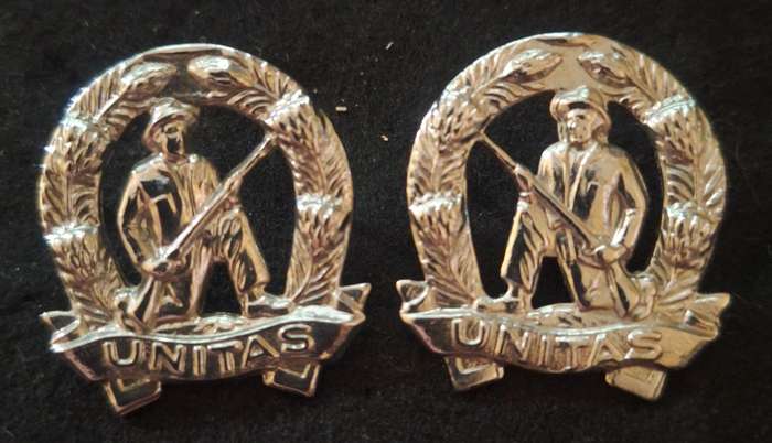 SADF - COMMANDO (UNITAS) COLLAR BADGES - PINS INTACT
