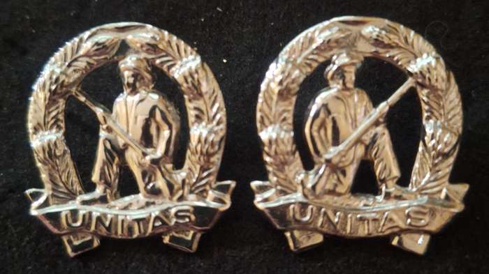SADF - COMMANDO (UNITAS) COLLAR BADGES - PINS INTACT