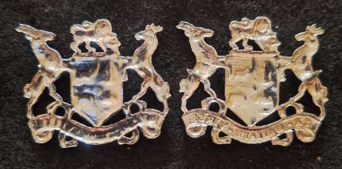 SADF - ARMY WO2 RANK BADGE PAIR - PINS INTACT