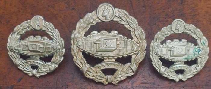 WW2 ERA SA ARMOUR CAP & COLLAR BADGE SET