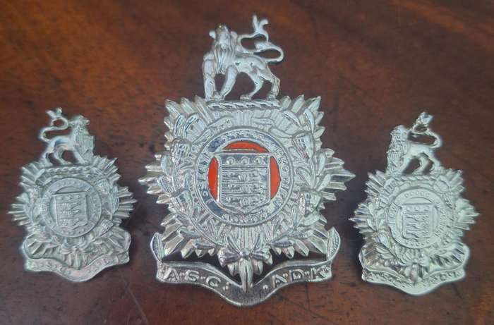 SADF - ASC / ADK CAP AND COLLAR BADGES SET - LUGS/PINS INTACT