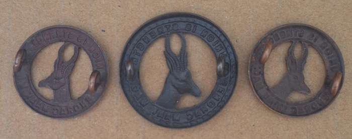 WW2 SA INFANTRY CAP AND COLLAR BADGES SET - LUGS INTACT